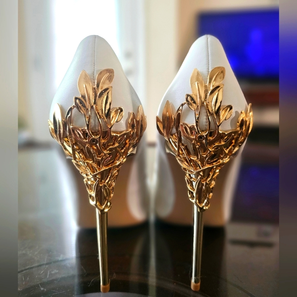 Shoedazzle's White Esperanza Pump